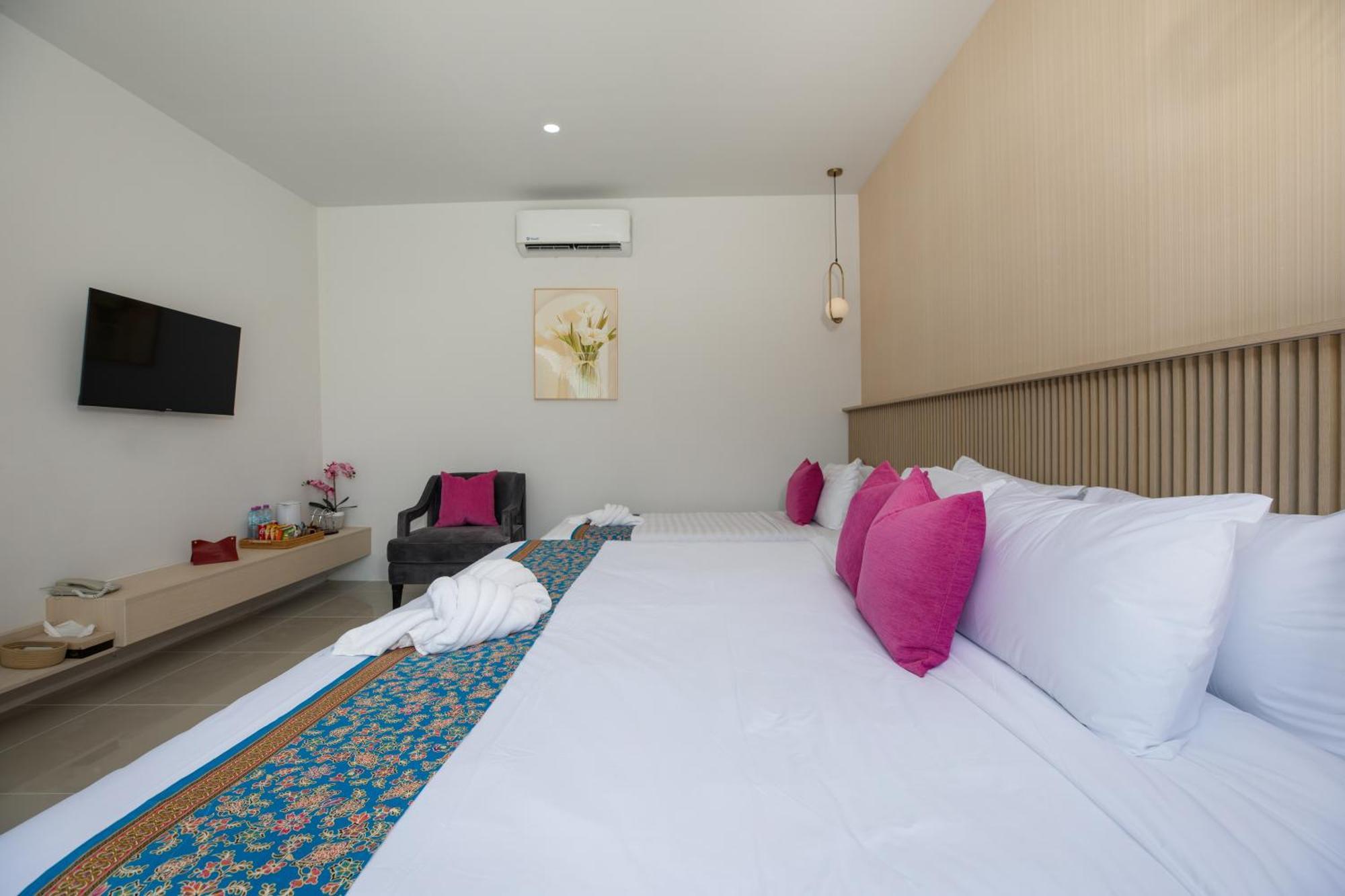 Andaman Sea Best Pool Access And Villas Phuket Room photo